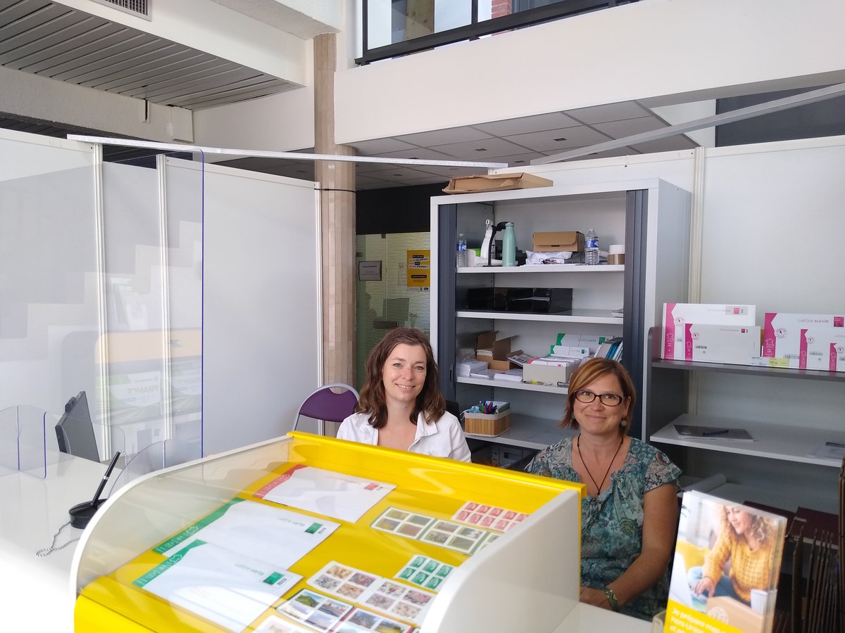 LPNews_PDL's tweet photo. 📢A #DivatteSurLoire les services postaux sont désormais accessibles 6j/7 à La Poste Agence Communale :
➡️Affranchissement, retrait, dépôt de courriers et colis
➡️Vente de timbres et emballages
➡️Retrait et versement d'espèces
➡️Dépôt de chèque
➡️Tablette tactile à disposition https://t.co/msgmYs014k