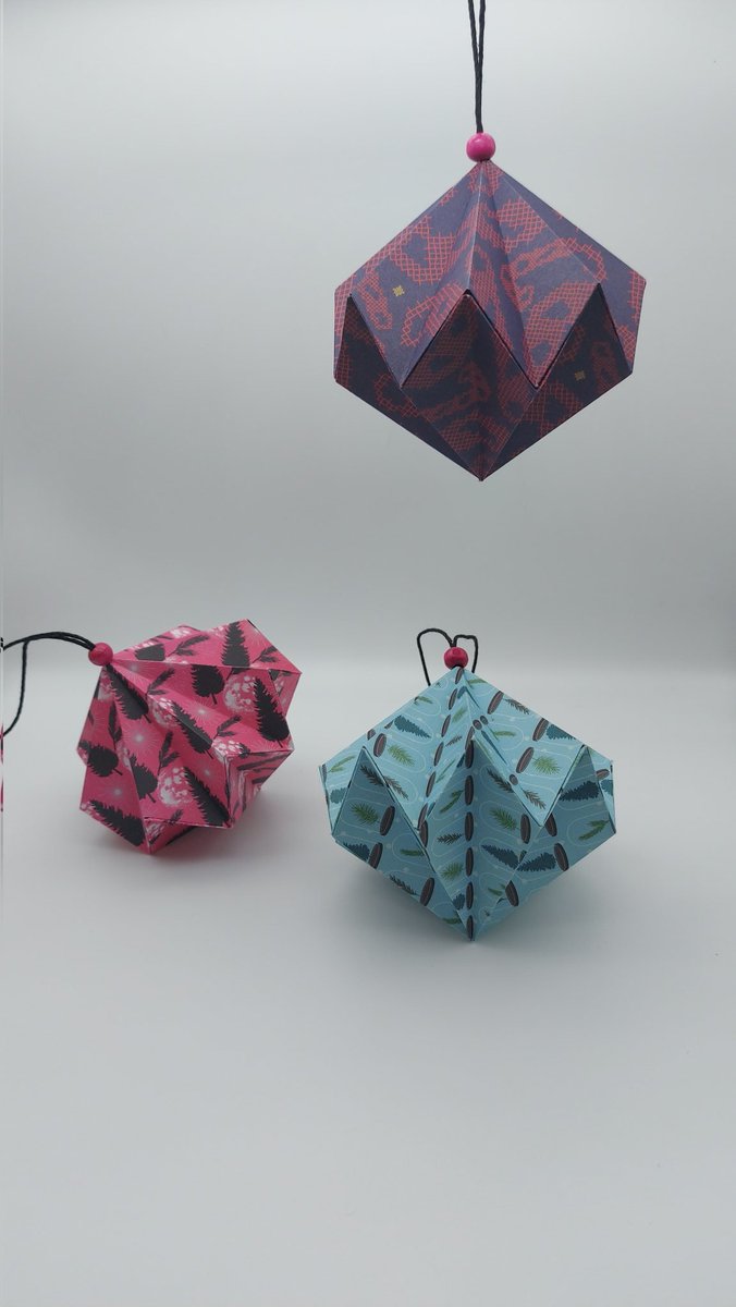 Looking for an alternative to plastic Christmas decorations? Then check these out on my etsy. Link here 👉etsy.com/uk/shop/Folded… 
#ShopSmall #craft #HandmadeHour #etsy #etsyshop #HandmadeInUK