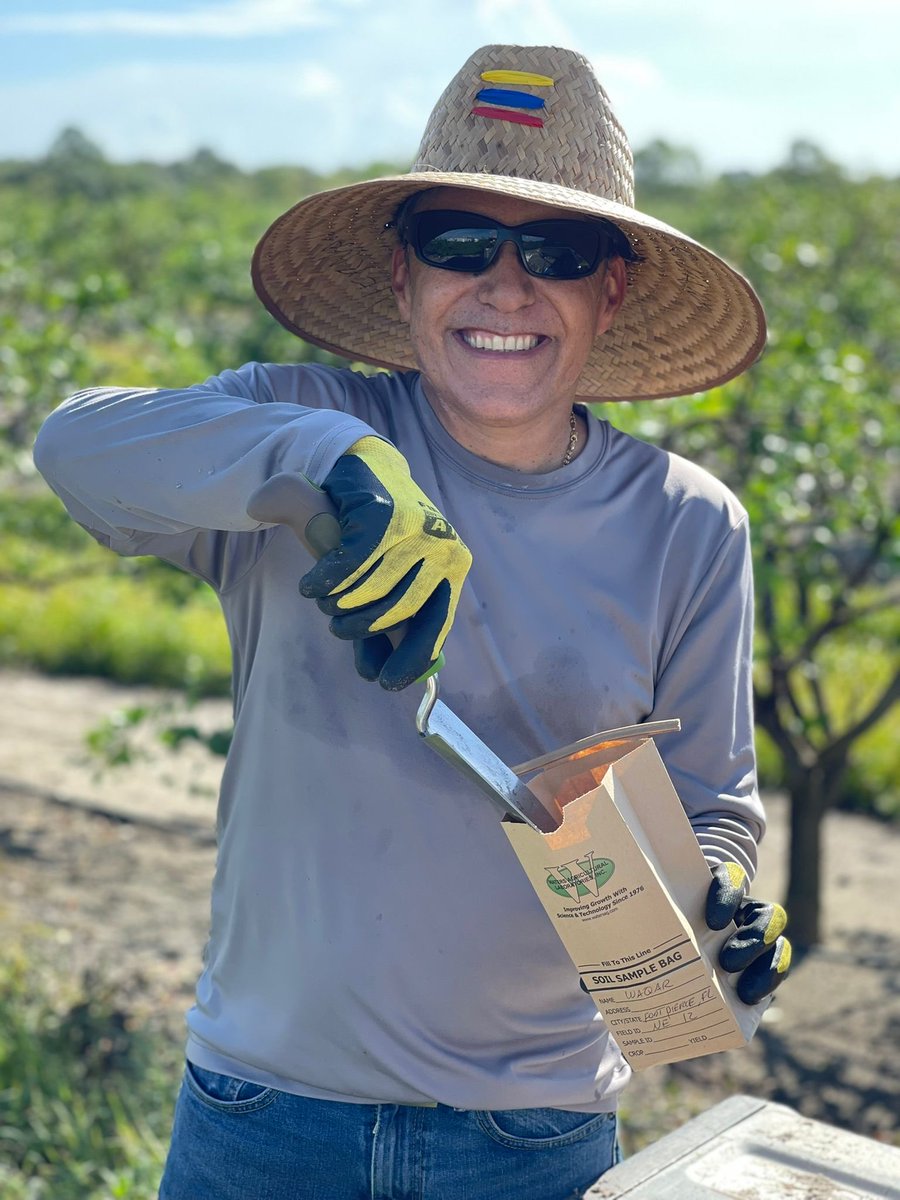 UFIFAS_IRREC's tweet photo. For #LaborDay2021 we honor Agricultural Assistant Hernan Soto and Postdoctoral Researcher Waqar Shafqat Chattha, who work in the #ufifasirrec citrus research groves to help sustain #FLCitrus https://t.co/hyhwL8dqJR