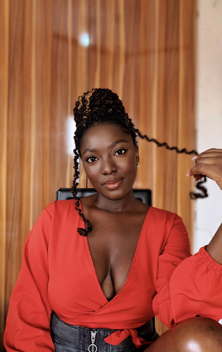 WumiTuase's tweet photo. Always Red-dy. 
Top &amp; Skirt- @Thriftstoreng https://t.co/PRjR4uEkXt