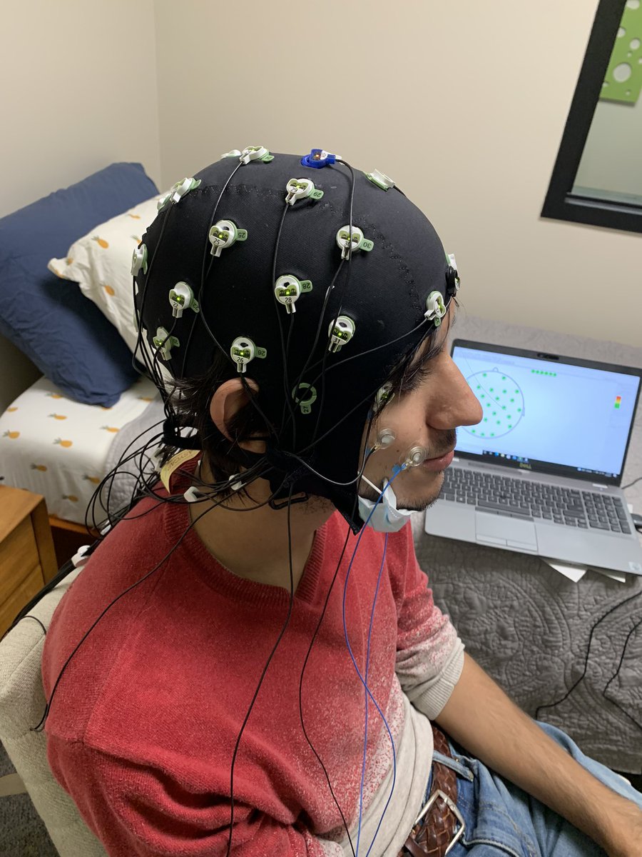 gonzalomartinqu's tweet photo. Very proud of my undergrad RAs at our first sleep EEG training session!! #EEG  @IowaNap https://t.co/ZGGSl5fbAK
