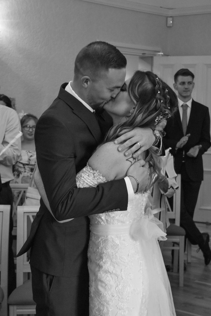 tylercopemedia's tweet photo. Over the past few weeks I have been expanding my experience and skills by doing photography for two weddings in Nottingham.

This is now an area which I hope to expand in the future.

Here are some photos that the couple have kindly allowed me to share. https://t.co/R9UVEPy5oi
