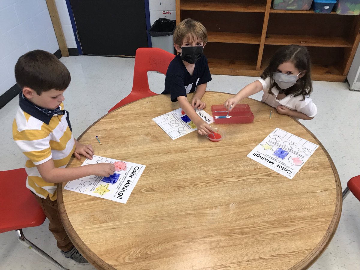 lacylynn34's tweet photo. This week in art class, we learned about mixing the primary colors to make secondary colors. This teacher is tired, but the kids had a blast!! https://t.co/DMMYuZeIkT