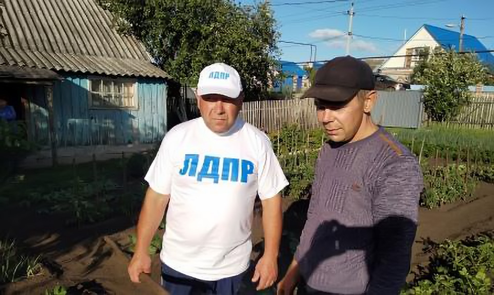 Активисты местного отделения ЛДПР Клявлинского помогли инвалиду II группы, жителя ст. Клявлино, Сергею Гусеву в уборке урожая на личном подворном хозяйстве.

#samara_ldpr_63 #помощь_инвалидам #активисты_лдпр