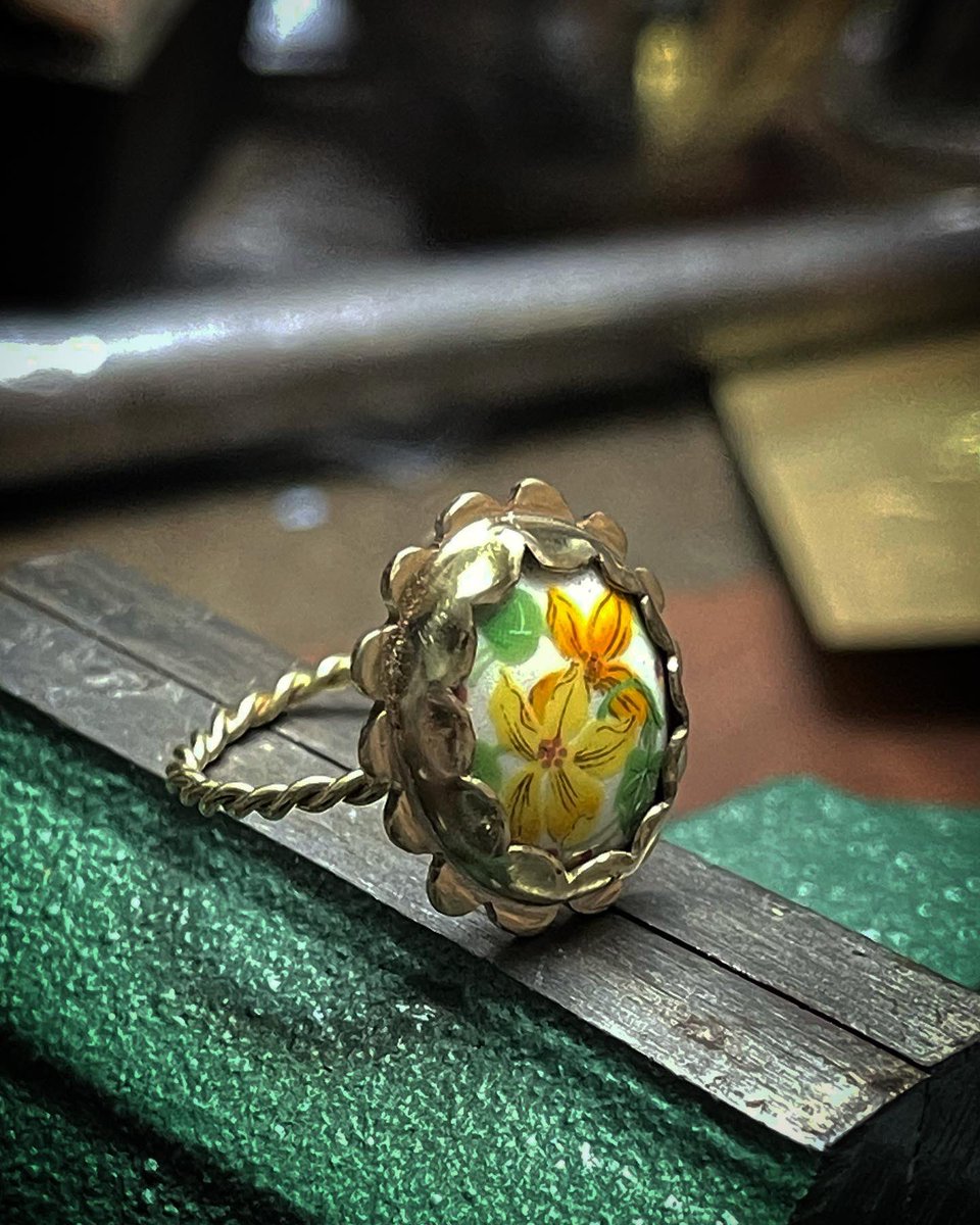 atelierckm's tweet photo. #指輪 #彫金 #レトロ #ハンドメイド #手作り #真鍮 #彫金アクセサリー #花モチーフ #jewelry #jewelrymaking #handmade #metalcraft #handcrafted #craft #ring #retroring #yellowflowrr #flower #brass #girlydesign #vintage #vintagedesign #upcycle #handmadejewelry #atelierckm https://t.co/yuCeyquyi1