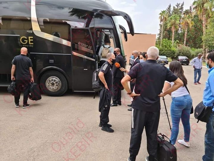 hakimgasmi3's tweet photo. وصول بعثة المنتخب الوطني إلى المغرب، مع إستقبال رسمي من مسؤولي الجامعة المغربية لكرة القدم https://t.co/tSnyqNWKmI