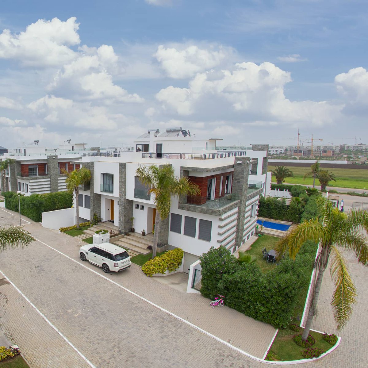 KPR_GROUP's tweet image. للبيع أفضل الشقق والفلل في #المغرب

تشطيبات راقية

جاهزة للتسليم

للتواصل مع مكتبنا في المغرب :
00212-617-155-555

#مشروع_توباز