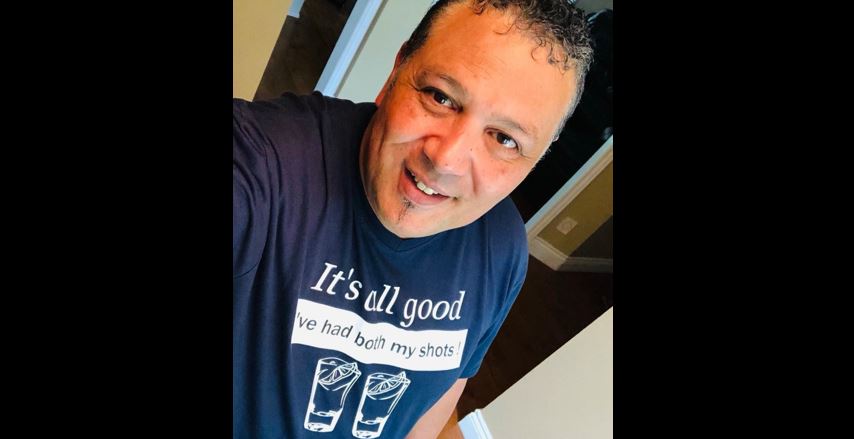 seanjasmins's tweet image. It&apos;s all good... I have had both my shots! Thanks to @LindaZee for the funky viral t-shirt! 😎