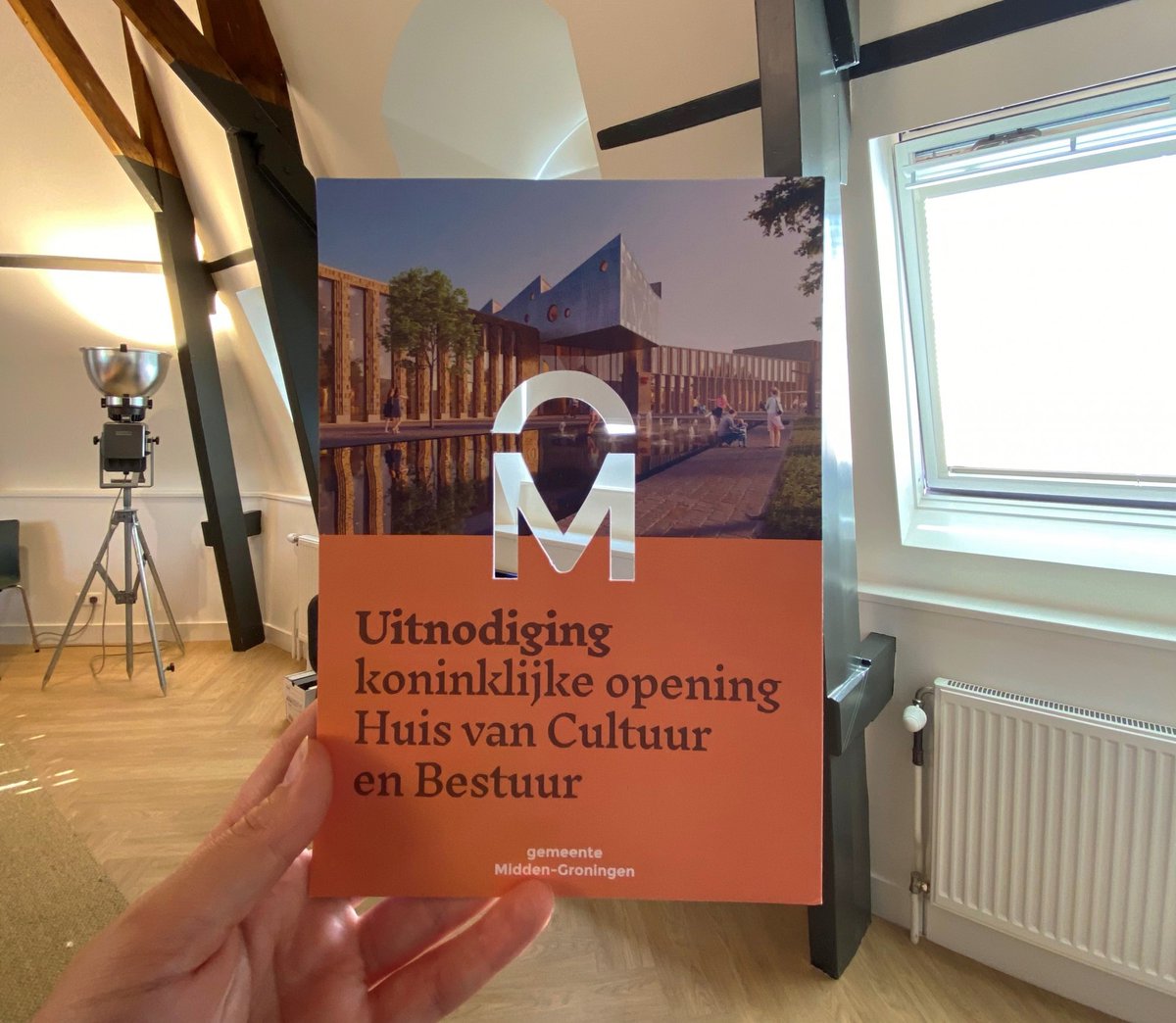 SaxArchitecten's tweet photo. Hoog bezoek in Hoogezand. Op 15 september opent koningin Máxima het Huis van Cultuur en Bestuur voor de gemeente Midden-Groningen. Mooi van buiten, nog mooier van binnen. Doe met Sax Architecten alvast even de virtuele rondleiding! https://t.co/hxnulCLPri https://t.co/AGQi95KtLm