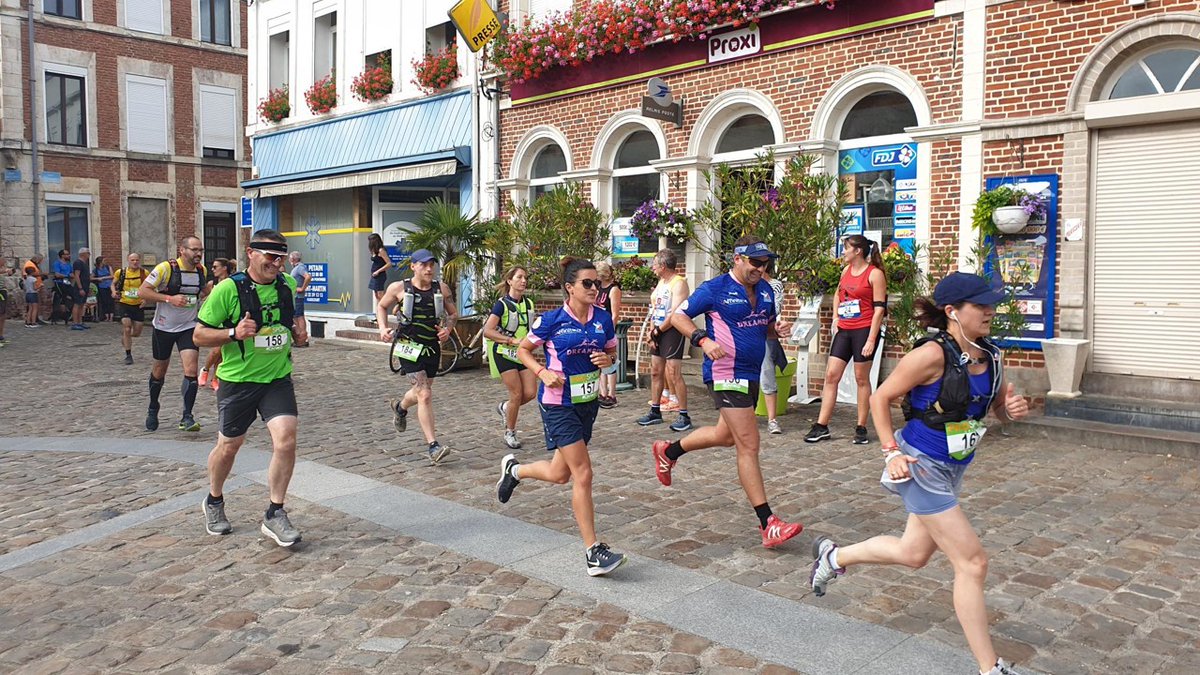 PHOTOS, RESULTATS. Course à pied : les frères Dubreucq survolent la Domartoise dlvr.it/S72mRc