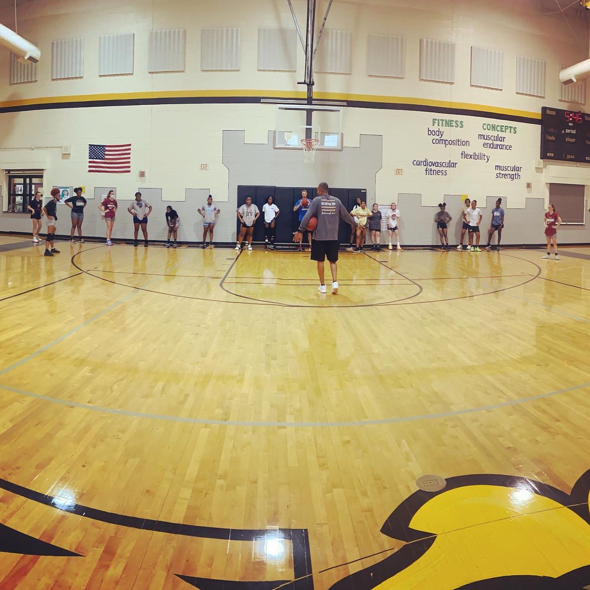 ABG3_'s tweet photo. Birthday shoutout to my guy Coach Orr! Thank you for your consistency, dedication, and commitment to our program and Rock Hill! Grateful to have you as a mentor! Here’s to many more bro 🤞🏽@RHHSGirlsBBall ! #DaProfessor #CoachK #Coach #Mentor https://t.co/LzaMbE3TIn