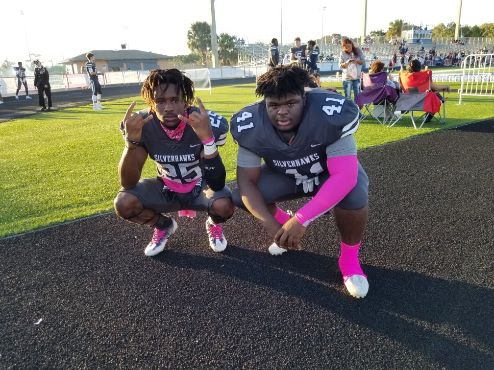 BurrowsKeishaun's tweet photo. As time goes on some things just never change! From @LakeHowellFB to @ValleyStateUSA I am glad to be sharing the field with you once again fam✊🏾! https://t.co/vMdqKbx0xw