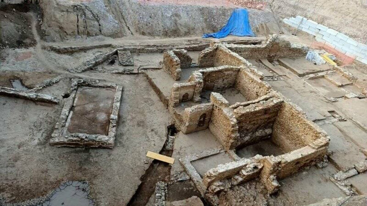 Això d Calella és una barbaritat, <a href="/cultura_cat/">Cultura</a> i @calellaesmes. I no digueu més, si us plau, que tot s'està fent bé pq no és cert: encapsular les restes d'un jaciment dins d'un soterrani és inaudit al 2021. Esteu prioritzant els interessos d'un supermercat per sobre del patrimoni