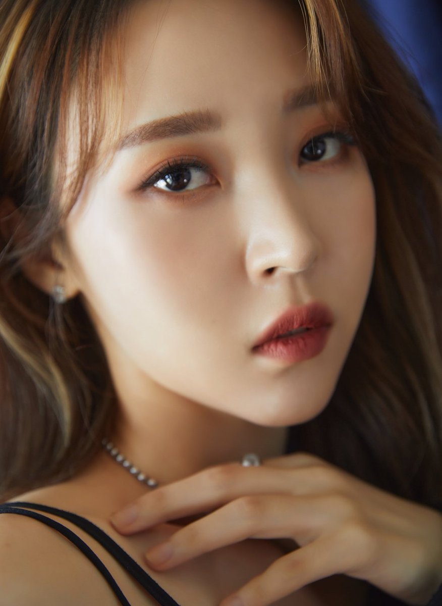 moonbyulwrld's tweet photo. [📸] I SAY MAMAMOO: THE BEST - MoonByul Concept Photos

Facebook: 
🔗https://t.co/HAuM0qbpVW

YouTube Community:
🔗 https://t.co/BjXmVOZ8lo

Please give a like and leave nice comments! ❤

THE 3RD BEST CONCEPT PHOTO
#ISayMemory

마마무 문별 #문별 #MoonByul @RBW_MAMAMOO https://t.co/PhiLnSsHWx