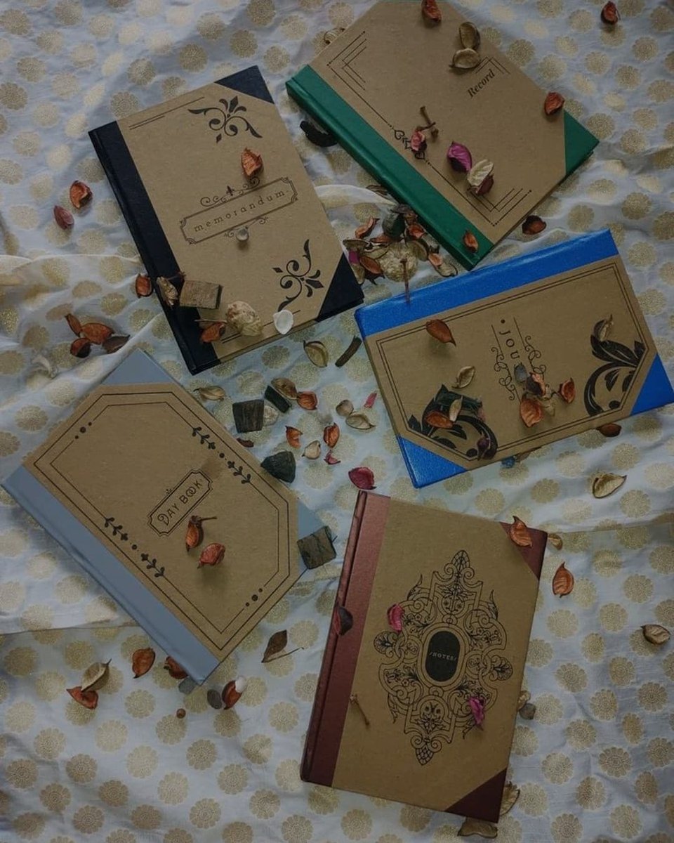 Just because we're recycled and made of shit doesn't mean we're low key. When our clients ask for some shine, we give 'em some shine. Want something that's uniquely suited to your needs? Don't be shy to ask!
.
#ElrhinoPaper #DoGoodShit #DungPaper #Treefree #Handmade  #Customised