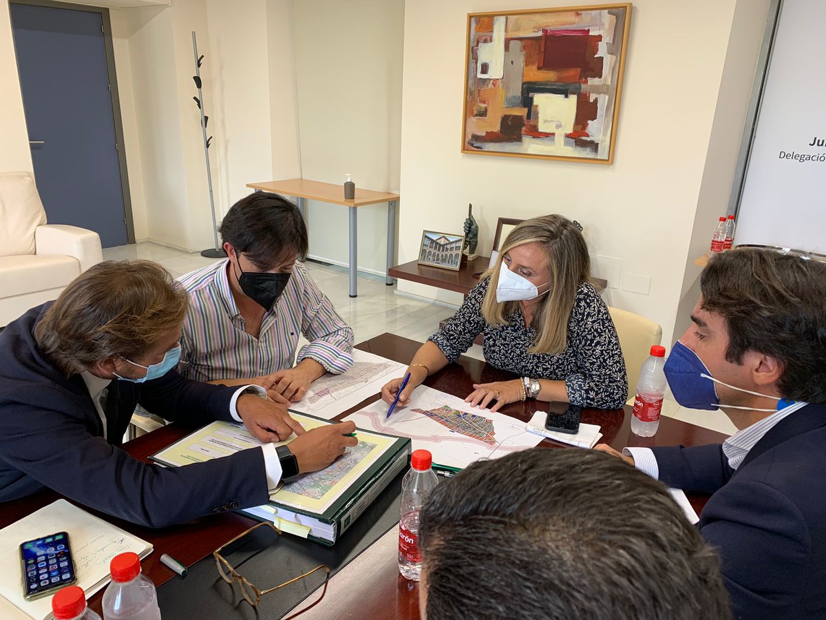 Hemos mantenido un encuentro con el alcalde de <a href="/AytoChurriana/">Churriana de la Vega</a>, <a href="/ANM_Churriana/">Antonio Narváez</a>, para abordar medidas para mejorar la #movilidad del municipio y del área metropolitana de #Granada. 

#AndalucíaEnMarcha 
#Solucionessostenibles
#ChurrianadelaVega