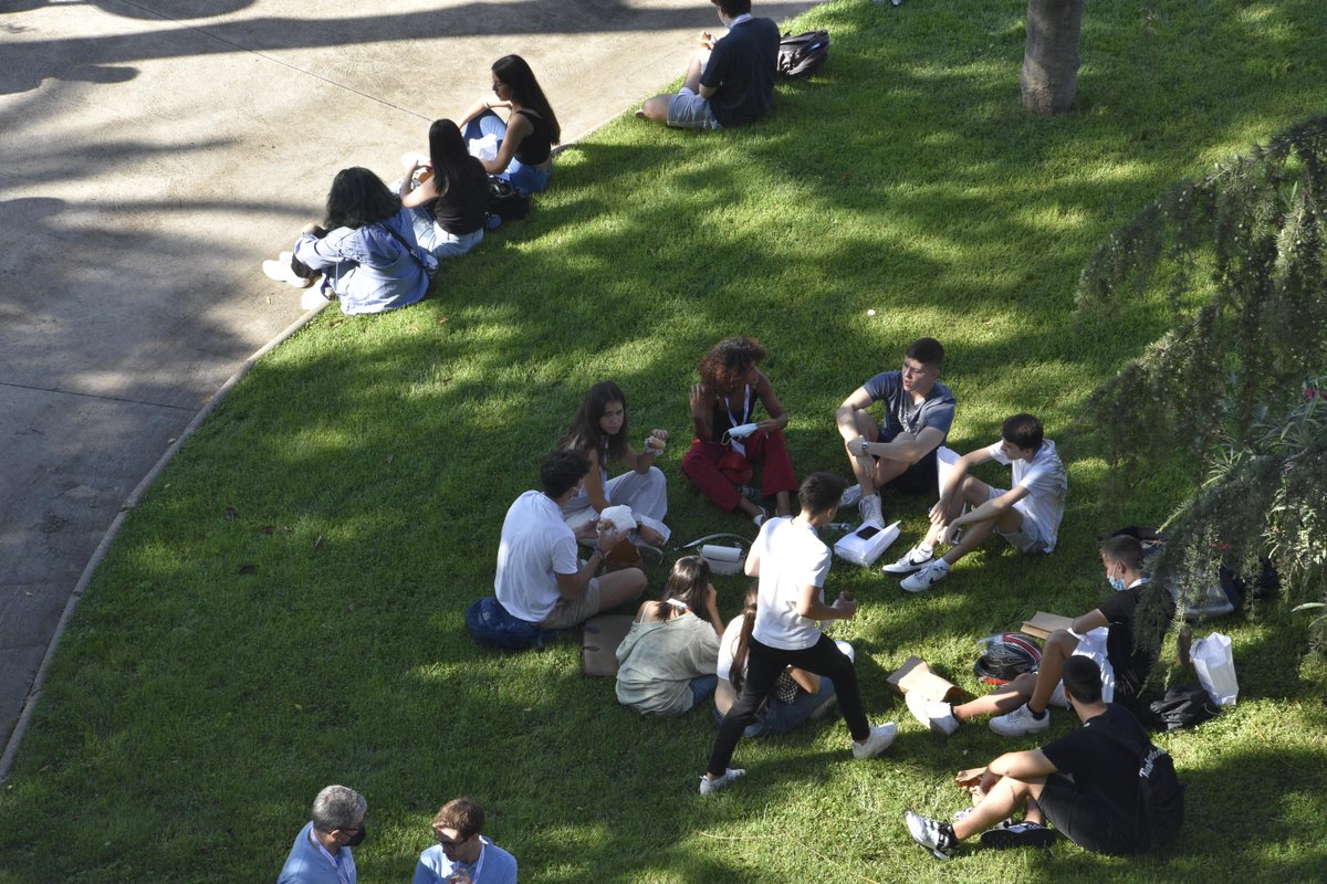 LaSalleBCN's tweet photo. Today we have welcomed our new students with the #LSWelcomeWeek kickoff. We have a week full of activities for their integration on campus, meeting new classmates, tutors and teachers as well as the campus facilities.
To all of you, welcome to La Salle Campus Barcelona! 👋 https://t.co/W5jMyBFqS7
