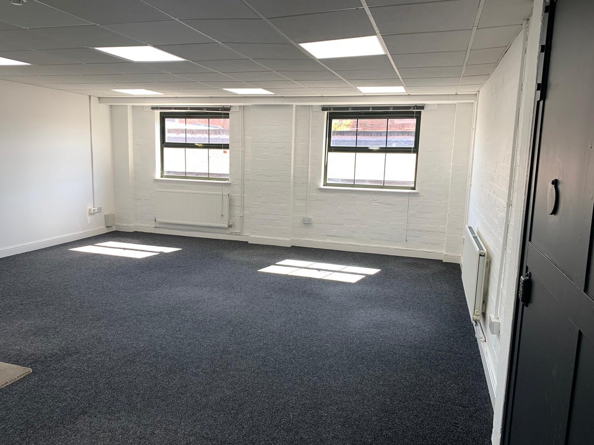 Urban_WorkSpace's tweet photo. Work in the heart of the #JewelleryQuarter in a listed building. Get your inspiration flowing and sit alongside other creative #Brummie small businesses 🐂

This spacious #officespace is in our Branston Court building and it could be all yours for just £900/m! Give us a call 📞 https://t.co/Ir8kA6KH40