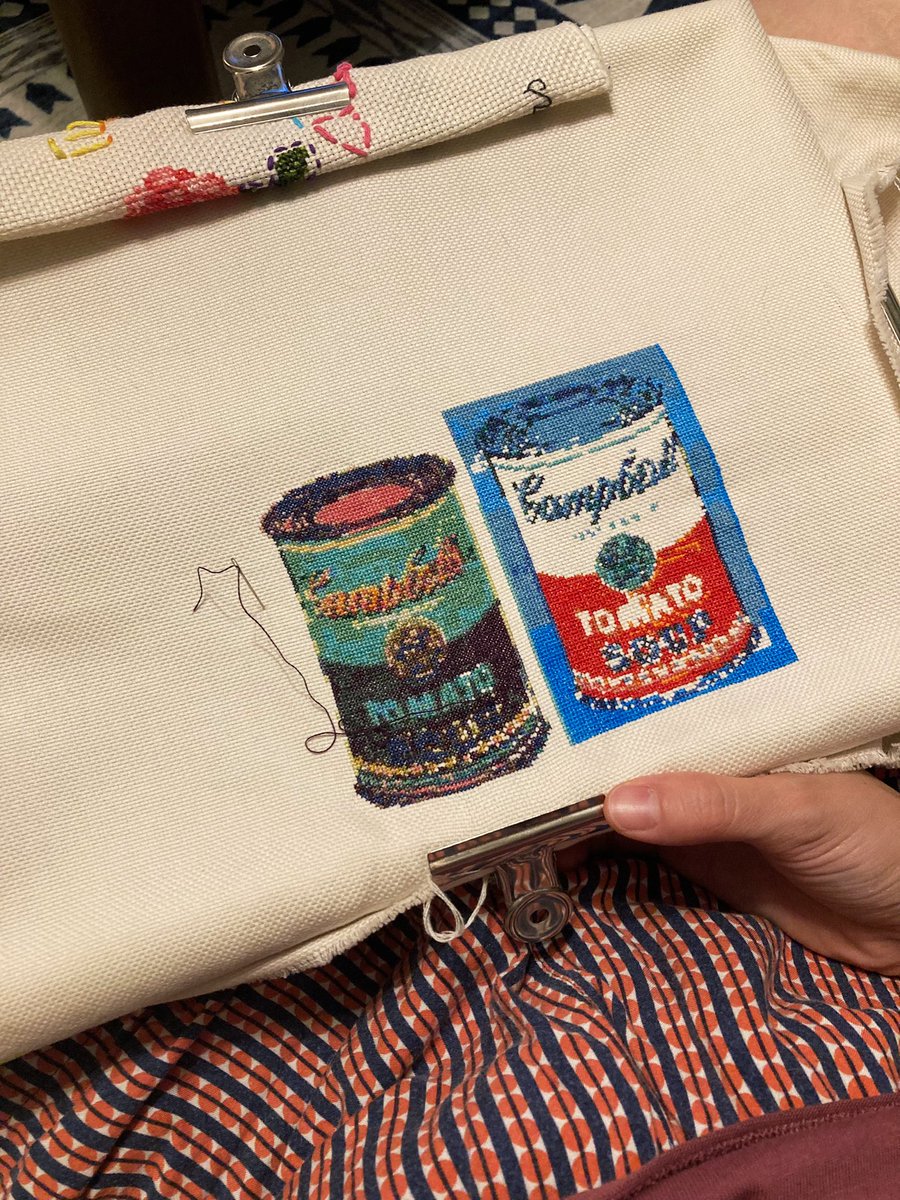 a_stitch_i's tweet photo. ドライアイがやばい〜〜〜。
いっぱい缶刺そうと思ってたけど、
2缶だけで完成にする。
#クロスステッチ
#andywarhol
#アンディ・ウォーホル
#キャンベルスープ https://t.co/2rDu68qGgV
