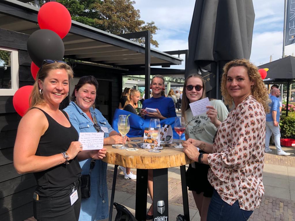 Vandaag zijn we aanwezig bij de #terrasTop100. Aan allen die een plekje hebben veroverd: onze complimenten! En in het bijzonder felicitaties voor de top 3: Brasa, De Zoes en Restaurant Hofman 🥂 #besteterrasvannederland #missethoreca