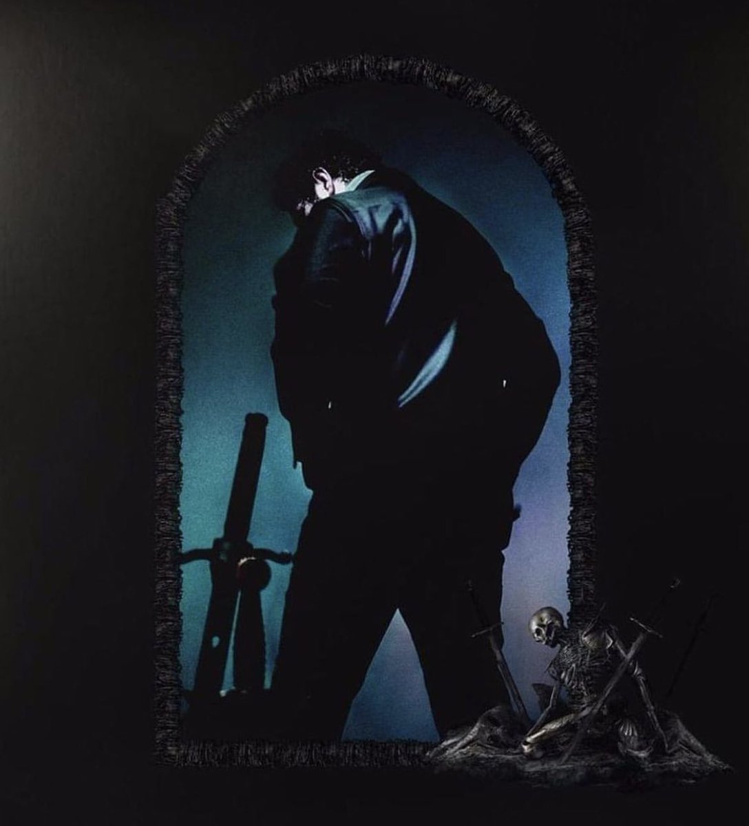 thrwbackhalsey's tweet image. September 6 2019, @halsey ‘s feature on @PostMalone his album Hollywood’s Bleeding was released, along with the rest of his album. 
Die For Me also features @1future .