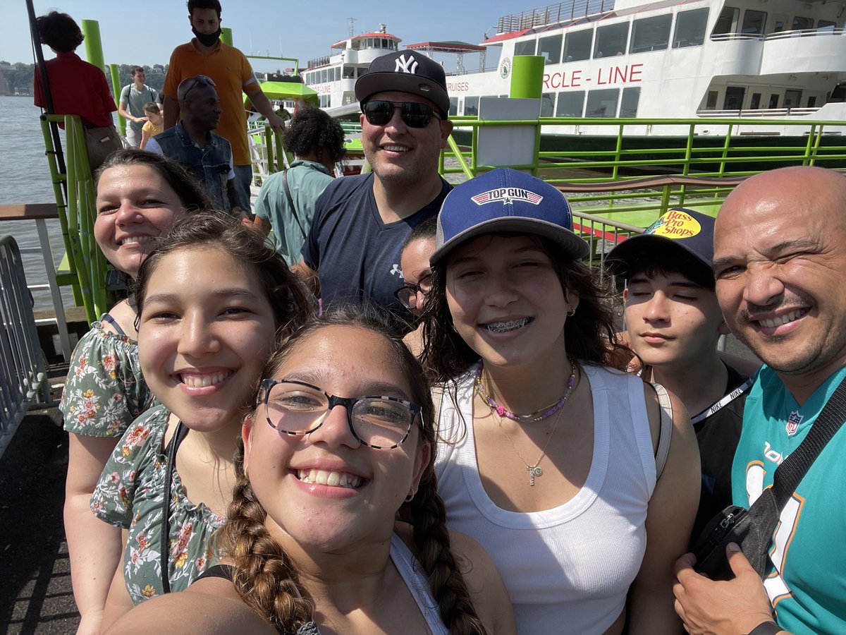 trotarincones's tweet photo. ¿Cómo te ves cuando bajas del #Crucero #TheBeast?
⭕ Feliz
⭕ Empapado
⭕ Despeinado
⭕ Con ganas de más
✔ Todas las anteriores
#LanchaRápida #Feliz #Adrenalina #CircleLine #Empapado #Despeinado #QuieroMás #Aventuras #TheBeast #Pier83 #NewYork #Manhattan https://t.co/Ulyzh9Vpws