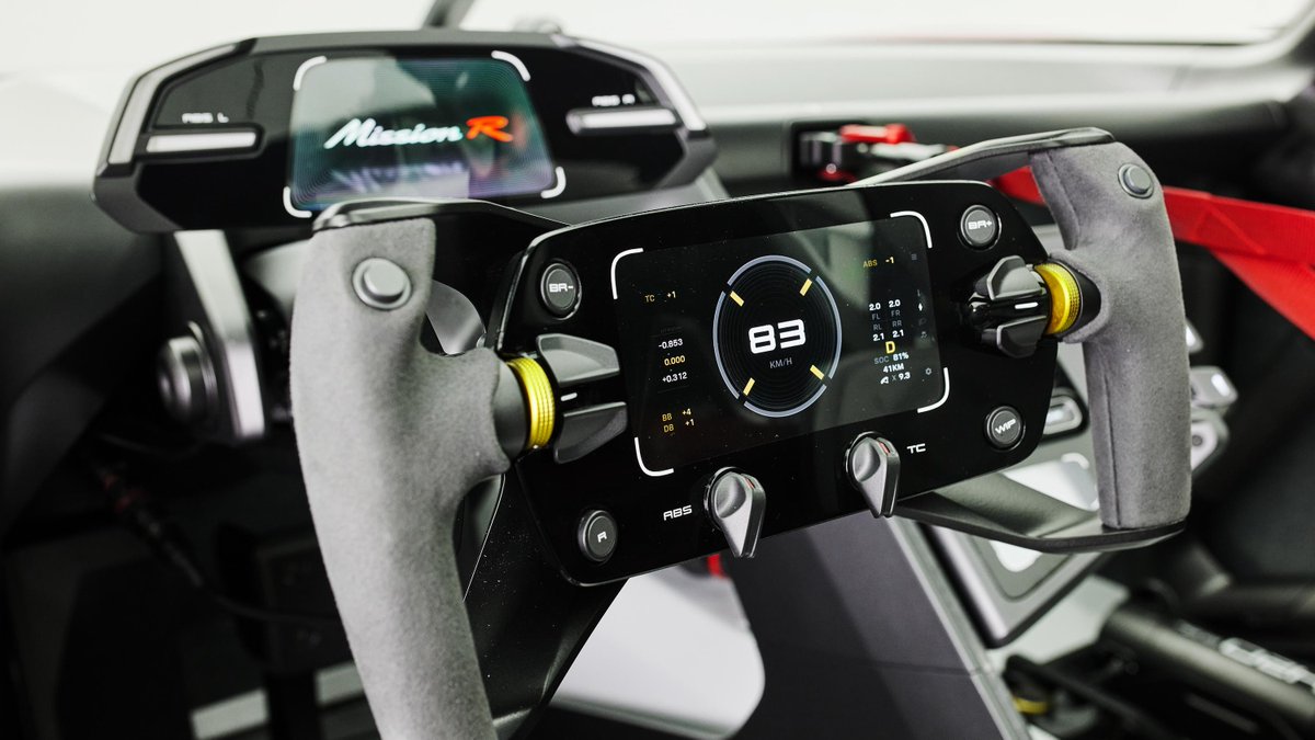 PorscheRaces's tweet photo. #FastForwardFuture - The interior design of the #Porsche #MissionR focuses on the driver in all areas. An ergonomically placed display between the controls on the steering wheel shows relevant data during the race
#PorscheIAA2021 @Customer_Racing https://t.co/stM5CEQLQD