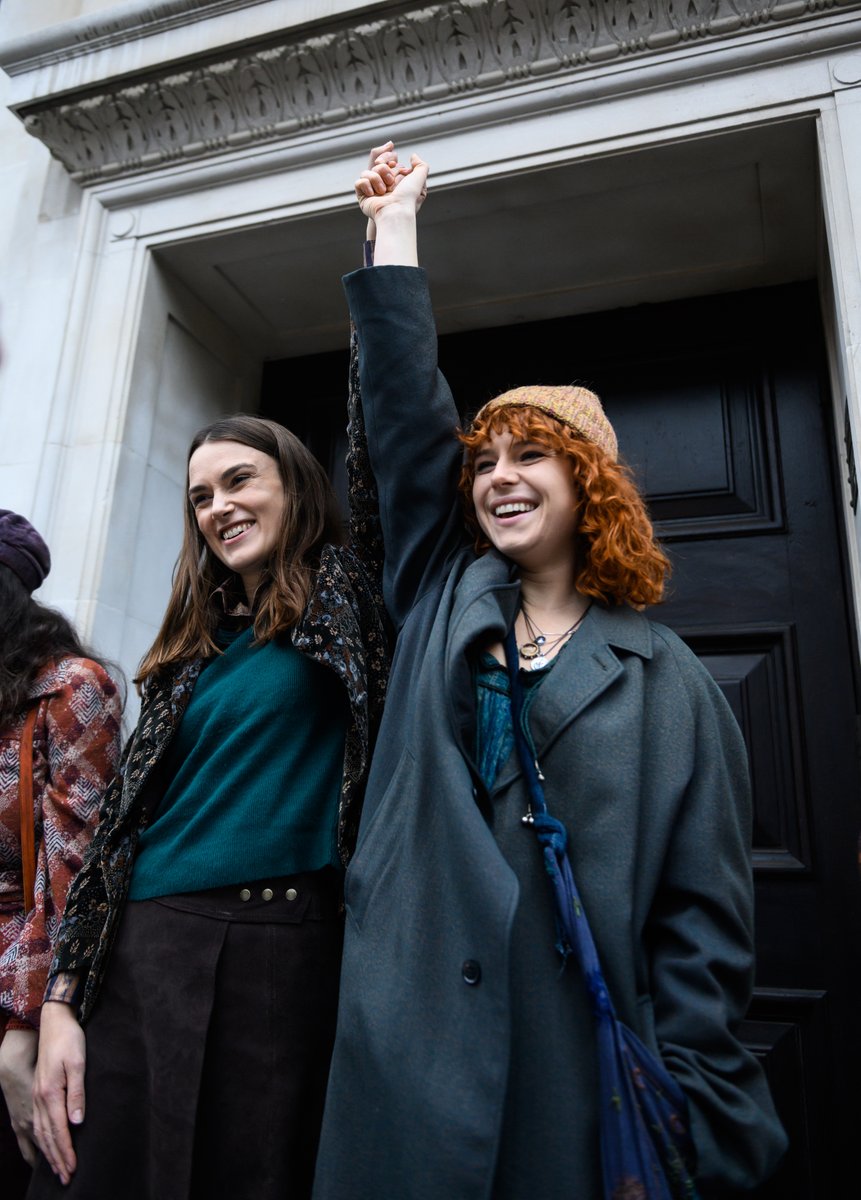 Start the week well - raise your hand if you’re going to watch #MISBEHAVIOUR tonight on @SkyTV Cinema Hits at 11:45pm🙋

#KeiraKnightley #JessieBuckley #MondayMood