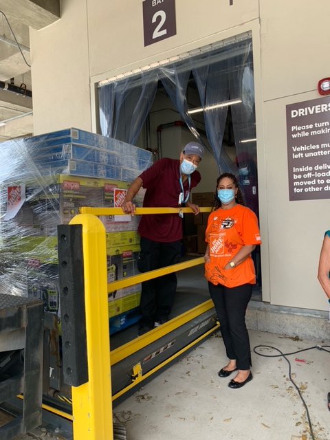 misshd03's tweet photo. From Ohio Valley to NOLA the ❤️ is genuine! #Generators #GasCans  #HOMEDEPOTFOUNDATION https://t.co/9gdYhZpH4E
