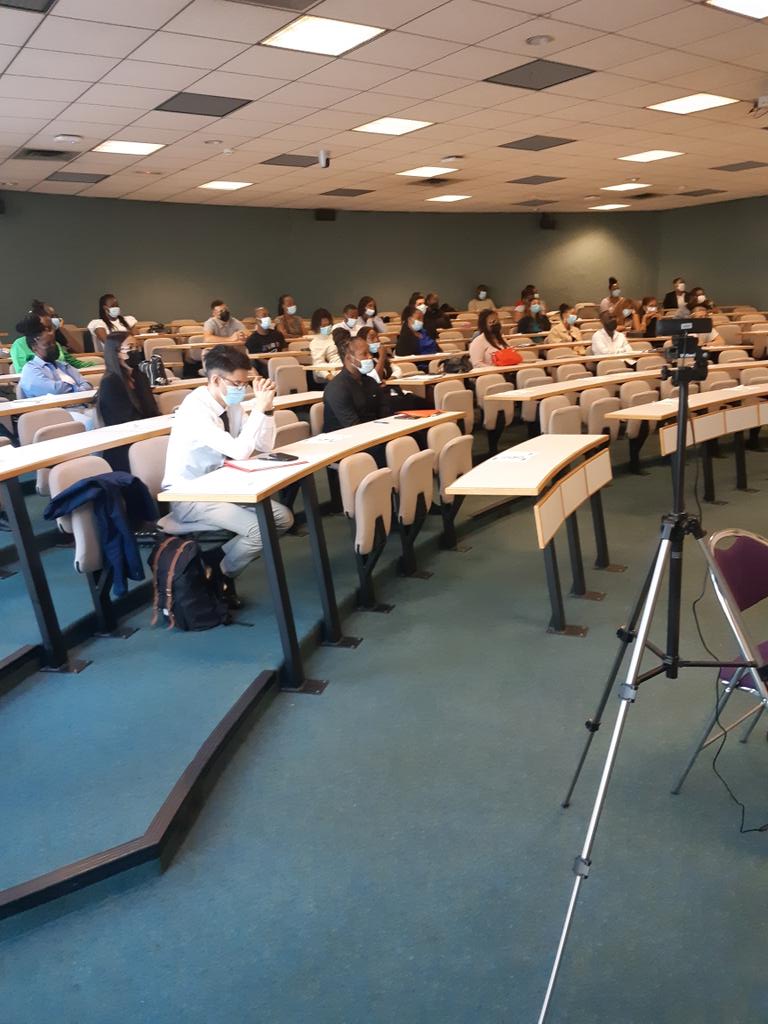 anna_kmita's tweet photo. Le mot d'accueil de Pascal Picault-directeur du CFA #Formaposte à  la #rentrée  #régionale  des #BTS #NDRC 
Belle rentrée à  tous 😊 https://t.co/GCvMpujUFj