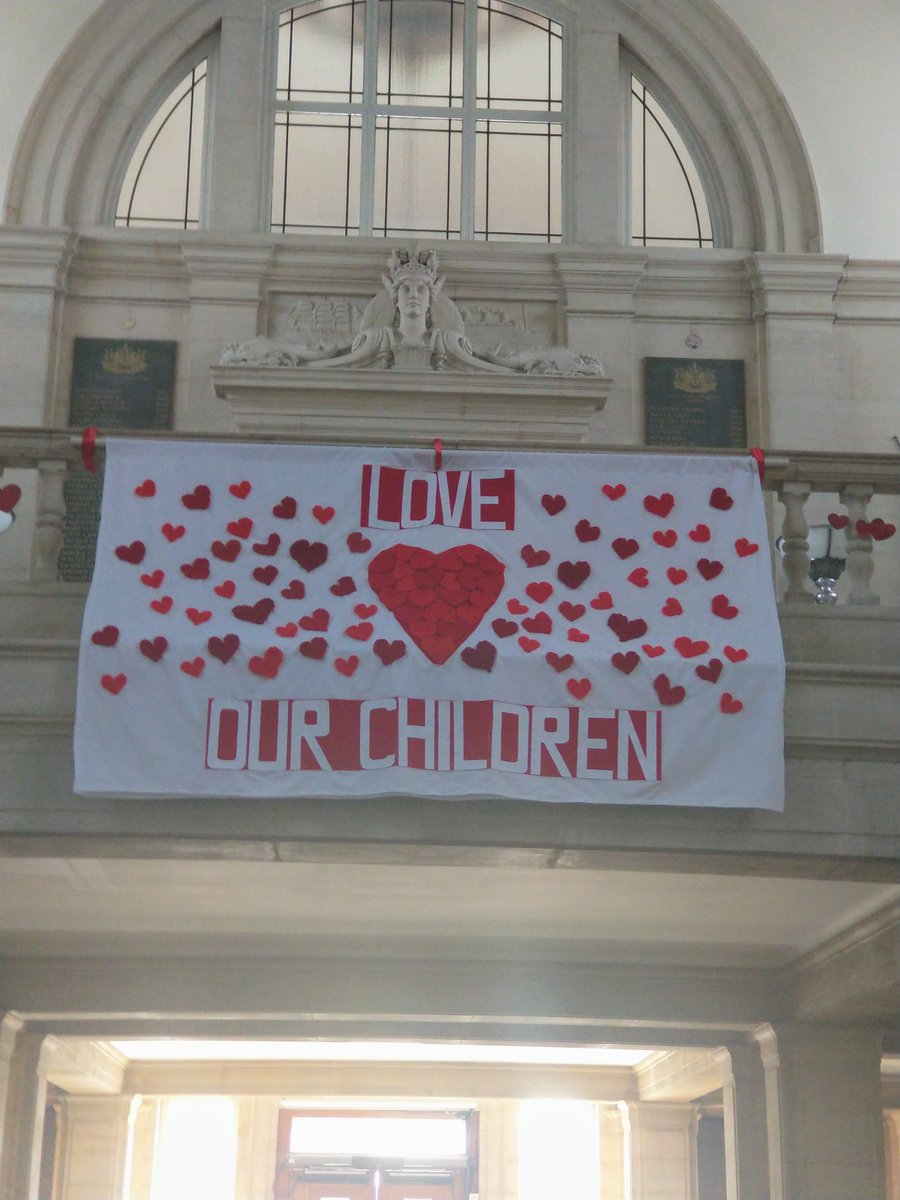 CICCsoton's tweet photo. The Civic centre has truly become a #loveourchildren zone! Today at the opening ceremony all Service Managers/Directors/Councillors and the Mayor agreed to be the Southampton Voices Unites ideal Corporate Parents! Well done to all our kids for their hard work in achieving this!! https://t.co/XgGTk6jS7p