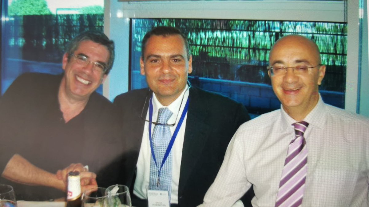 Foto mucho mas que entrañable... En febrero de 2011, en unas Jornadas de arritmias en Antequera con Guillermo García que entonces era médico del SP 061 de Málaga y con Antonio Mantero que era Dtor Médico del Hospital de Antequera. Quien nos iba a decir 10 años después...