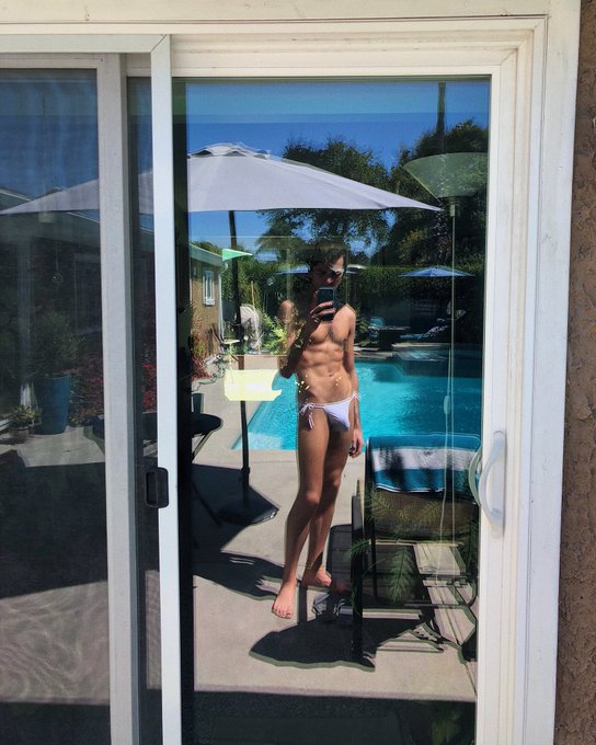 Am entire day dedicated to labor? No thank you!  Happy Leisure Day! https://t.co/sjFBRsT49c