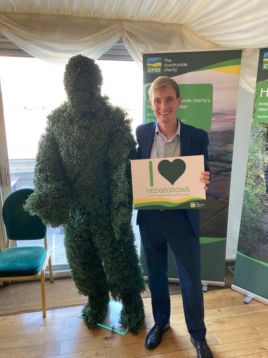 Great to join the @CPRE hedgeperson at the launch of their new hedgerow report.

The UK has lost HALF its hedgerows since 1945 - bringing them back will help nature, boost our economy, and tackle climate change 🦔💰🌍

#MOREhedges