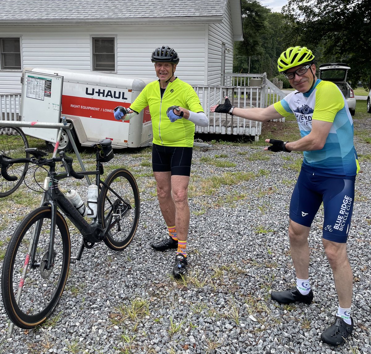 4SeasonsRotary's tweet photo. We love seeing these photos from today’s #tourdapple bike ride! Thank you to the nearly 600 riders visiting us in #lovehendo today & supporting our charitable efforts! #Peopleofaction #RotaryGeek 💙💛 @rotary @iDaphEvents #havefundogood https://t.co/if8N3qeYzy