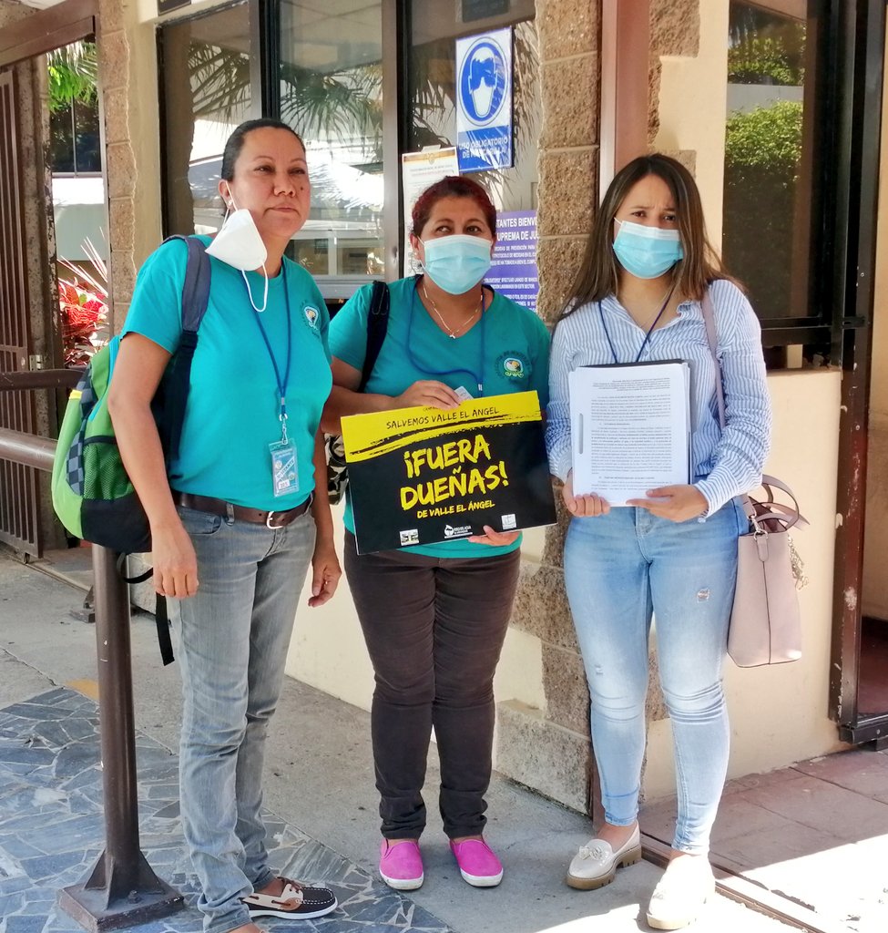 ForodelaguaSV's tweet photo. Este día, acompañamos a la Colectiva Ecofeminista y Kawoq, para presentar un Amparo ante la Sala de lo Constitucional contra el Ministerio de Medio Ambiente por vulnerar derechos constitucionales en el proceso del otorgamiento del permiso ambiental a favor de los Dueñas. https://t.co/K2J7FXNVCM