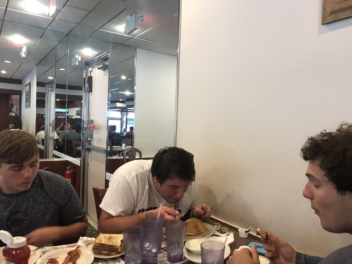 TrvorH850's tweet photo. Feeding the hogs before our home opener on Friday! https://t.co/mX2xwoh5N2