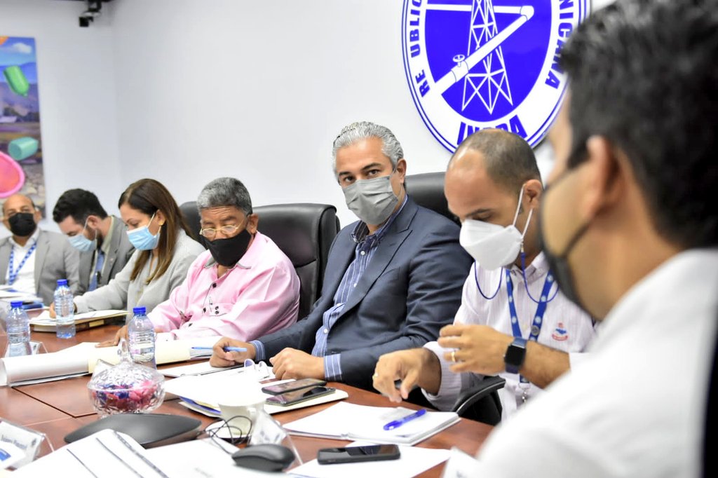 warnaudbisono's tweet image. Reuniones productivas con nuestro excelente equipo directivo del @INAPAGOB. Continuamos trabajando para llevar agua potable y saneamiento a cada hogar dominicano.

 #FelizSemana #10PasosAdelante #Eficiencia #Eficacia #Transparencia