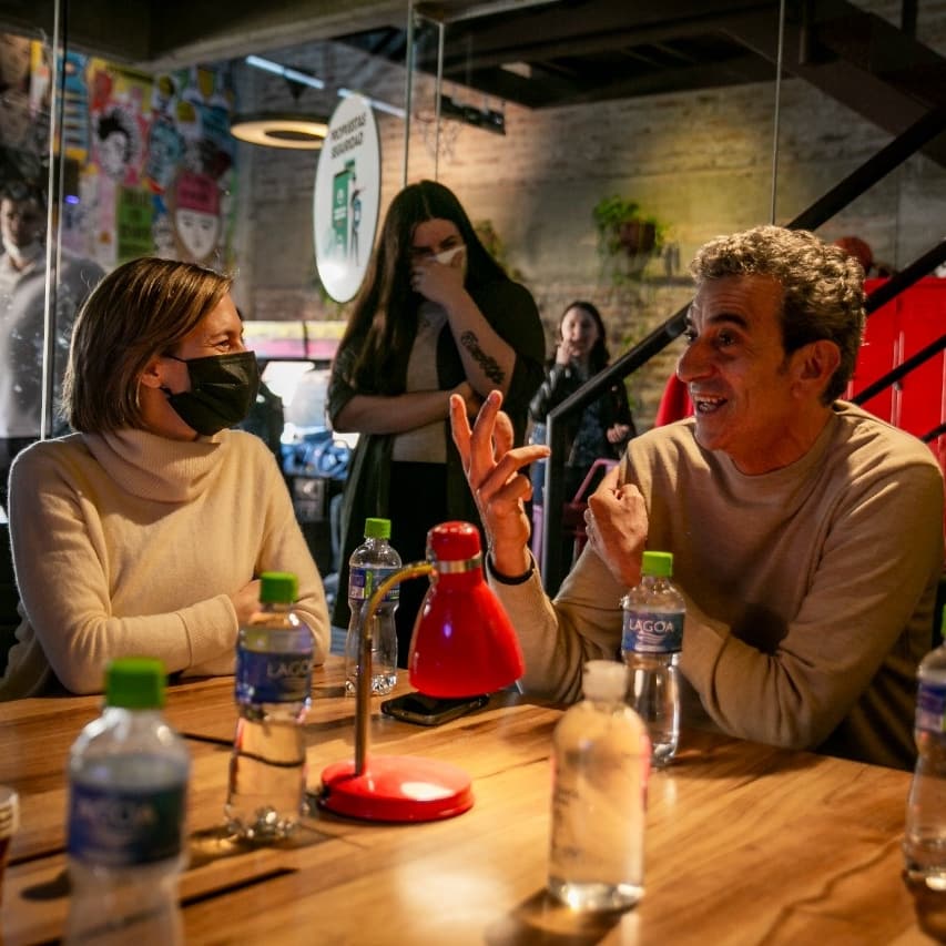 VamosConVos_'s tweet photo. Nos reunimos con militantes, candidatas y candidatos de nuestro frente #VamosConVos, intercambiamos ideas y propuestas. 
Necesitamos crear políticas públicas destinadas a los jóvenes, es fundamental escucharlos y conocer sus inquietudes y necesidades.  Este camino es con ellos. https://t.co/ELCCUWQYVw