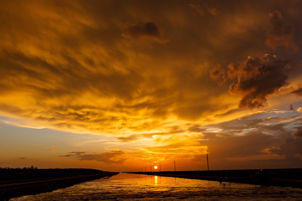 This might not look real, but it DID actually happen in the Everglades last night after a storm blew through and all the color and light came boiling out! Happy Labor Day.