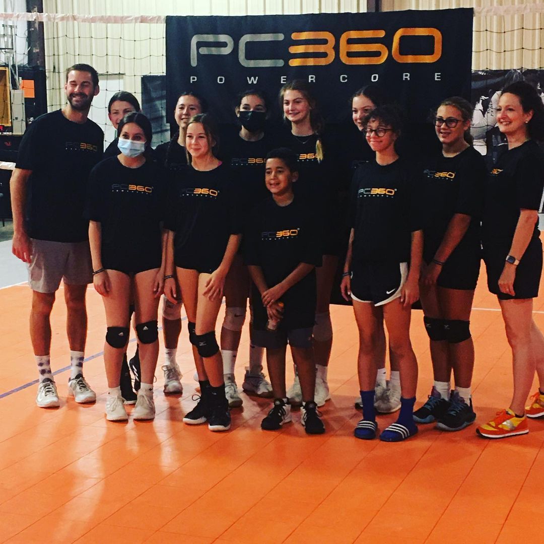 Powercore360's tweet image. Congrats to everyone who attended our #volleyball clinic in Dallas earlier this week! 🏐

Thanks to @coach_brandon_volleyball on Instagram for posting! Hope to see yall again soon 🙌

Check out our upcoming clinics here 👉 bit.ly/3jcf5hH

#Powercore360 #Sports #Sport