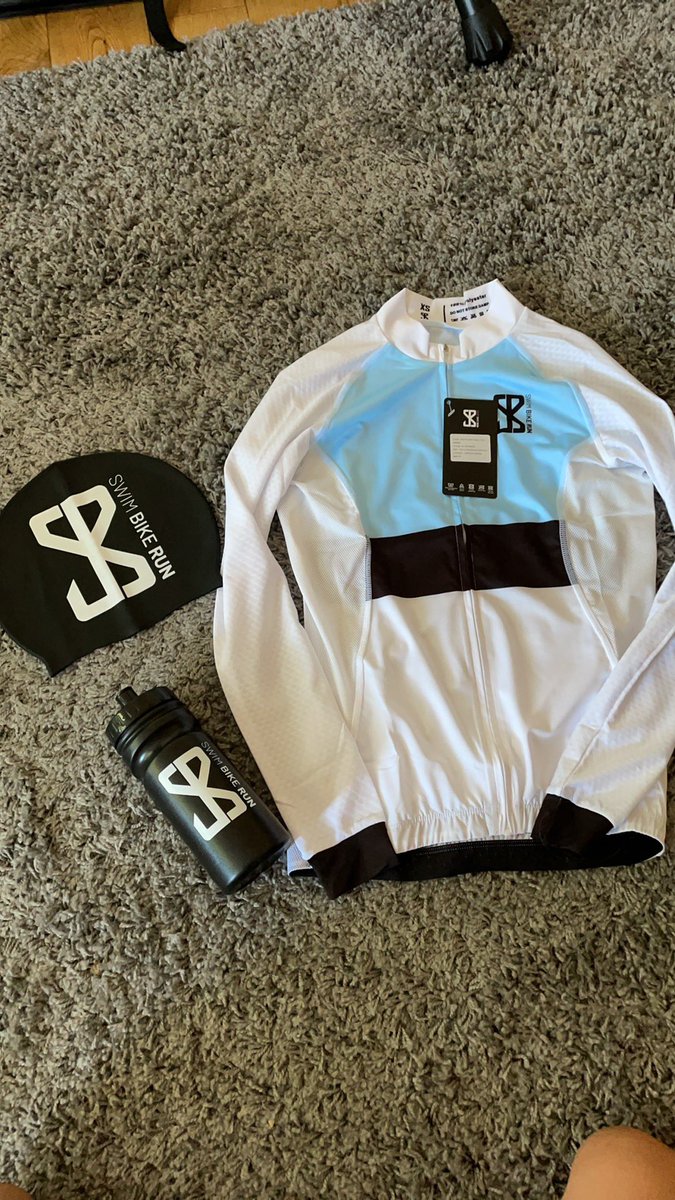Thanks <a href="/SBRLifestyle/">SBR Clothing</a> for the long sleeve cycle jersey ready for winter bike miles 😍🚴

#swimbikerun