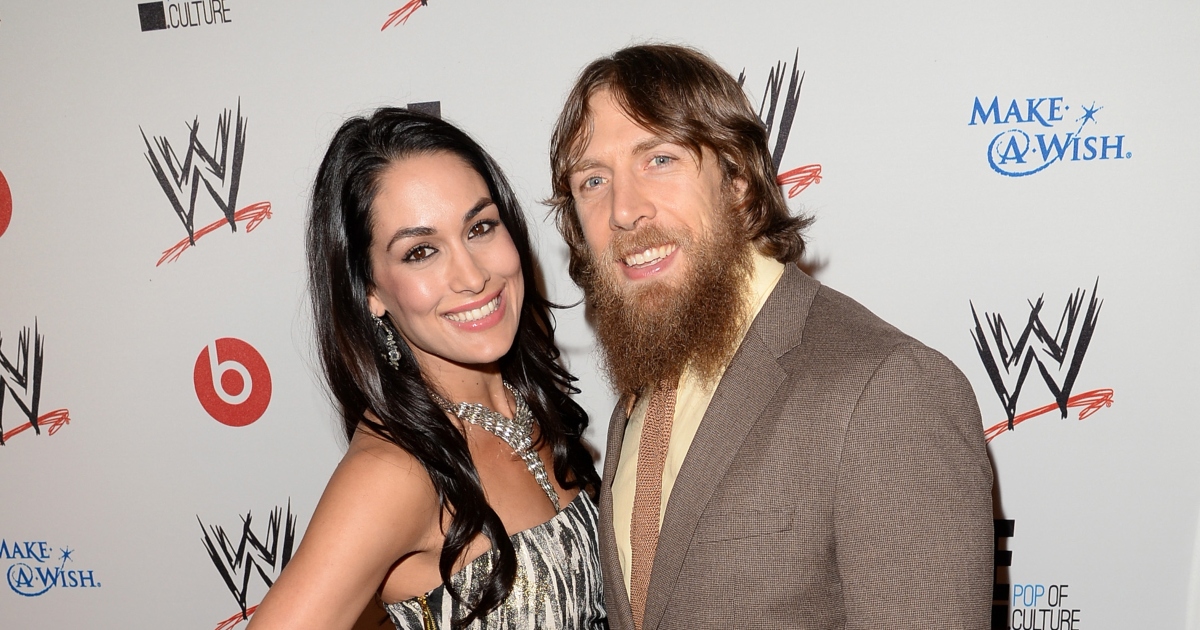 Nikki and Brie Bella React to Daniel Bryan's #AEW Debut

https://t.co/749efe1etJ https://t.co/JhUZzCNJLg