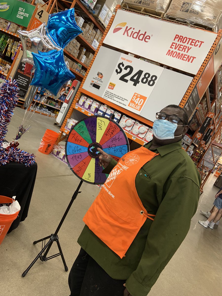 Eric &amp; Roland having fun giving out prizes while driving pipeline this weekend @cprokofieff1212 <a href="/halley_thd/">Halley Winters</a> <a href="/john_haussner/">John Haussner</a> <a href="/TheSuzetteJ/">Suzette Johnson</a> <a href="/belford_melissa/">Melissa Beth Belford</a> <a href="/gopher006/">Anthony Pacheco</a>