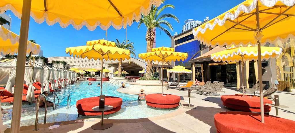 Las Vegas Locally 🌴 tweet media