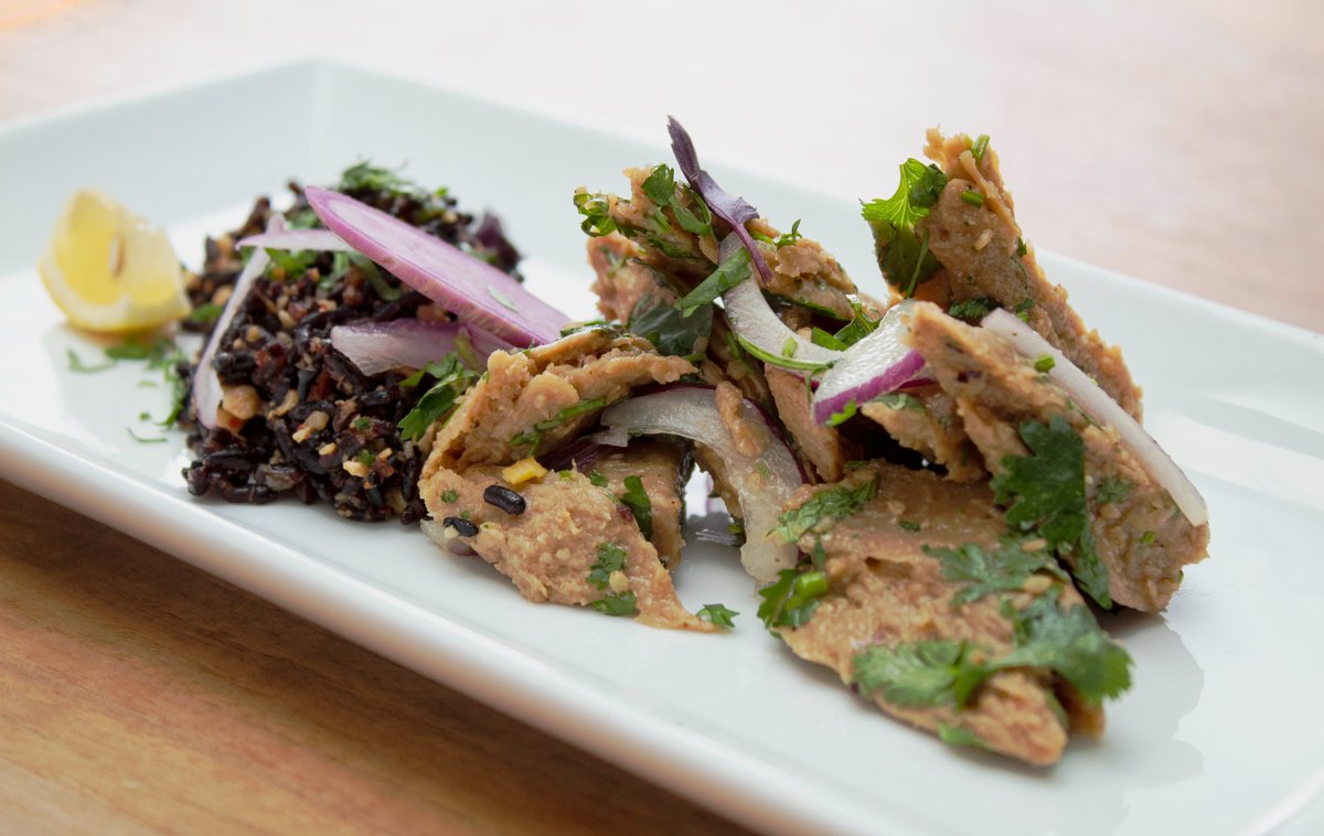 PlanetariansNet's tweet image. “It adapts incredibly well to flavors and is easily coaxed into a number of shapes and textures" -said Max Barnthouse, chef cooking Asian inspired chicken salad with quinoa made with Planetarians’ alt meat.
#plantbased #altmeat #alternativemeat #healthy #zerowaste #sustainable