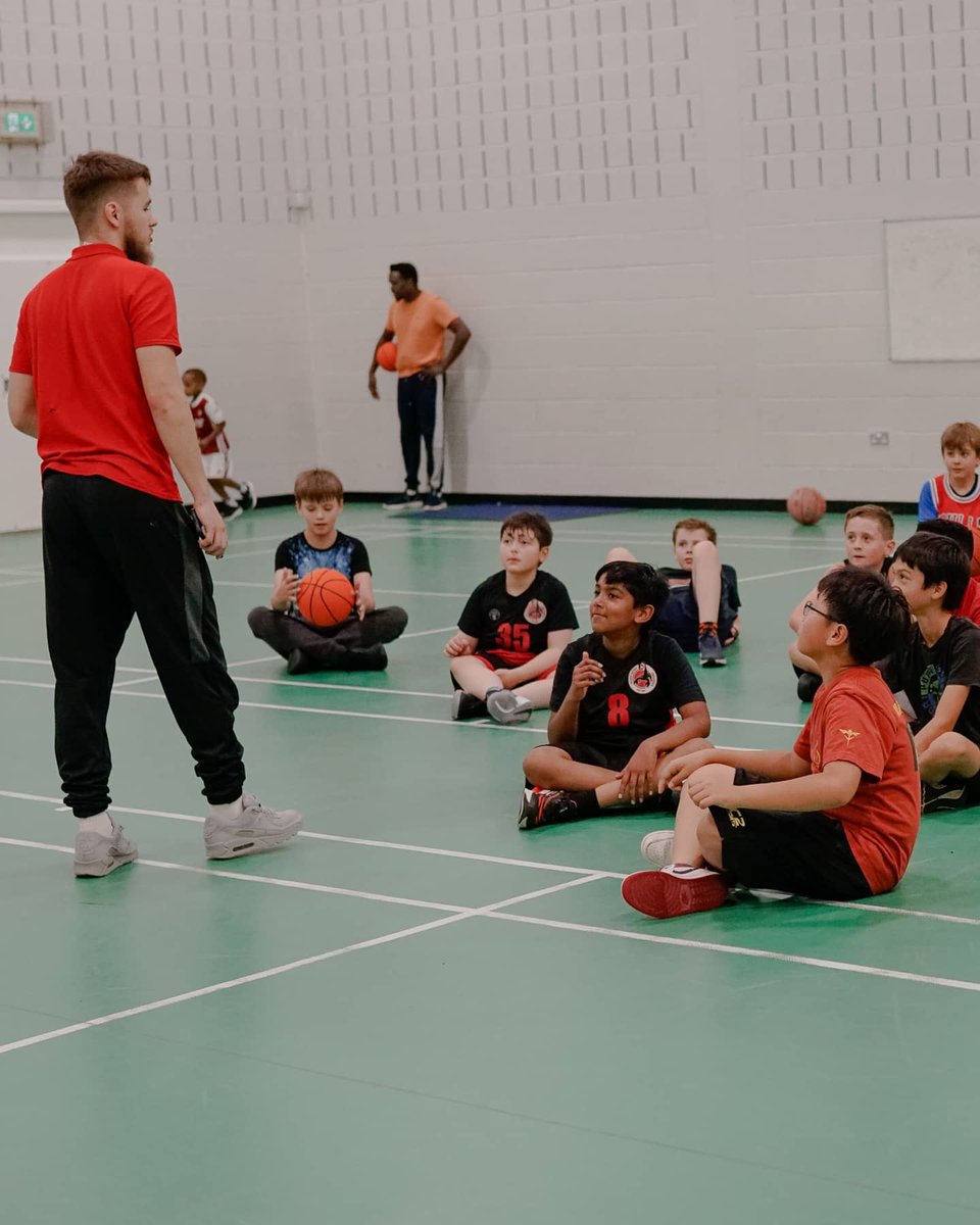 mkbballclub's tweet photo. Our first community sessions of the season started back last night! ♥️

#basketball #ballislife #ballers #mkbc #mkball #mkbasketball #balling #hooping https://t.co/D7LDXXCw9t