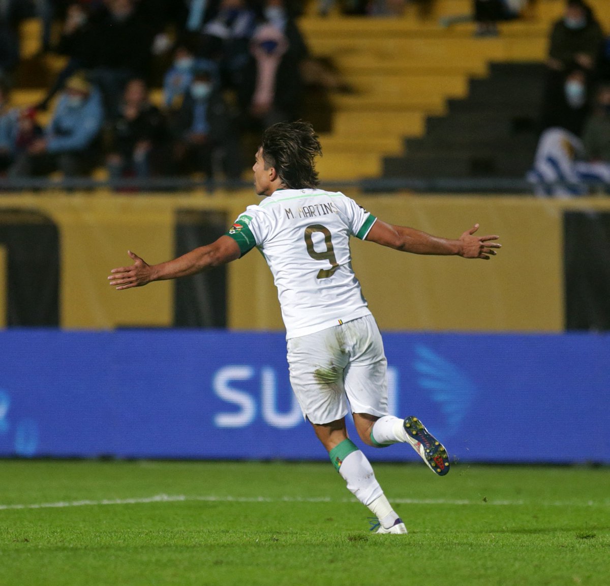 CONMEBOL's tweet photo. ¡Más goleador que nunca! Marcelo Moreno Martins se afianza como el máximo goleador histórico de Bolivia 🇧🇴⚽​

➡ 26 tantos con su seleccionado. ​
➡ Segunda vez que le convierte un doblete a Uruguay por Eliminatorias​

#EliminatoriasSudamericanas https://t.co/XDvJ7wjOXT