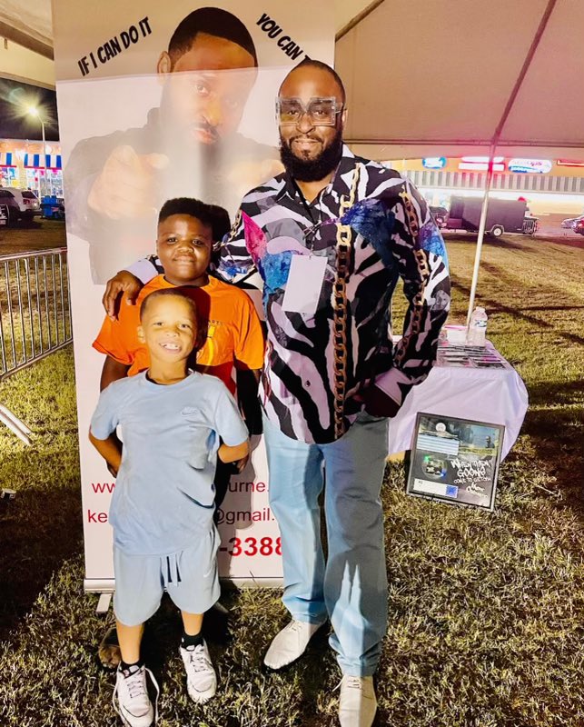 KentOsbourne's tweet image. My little street which is my nephews &amp;amp; I @ The Waves Of Praise Gospel Concert in Myrtle Beach, S.C. this weekend!
#Prisontopower
#HedidnthavetodoitbutHedid
#SaveOurYouth
kentosbourne.com