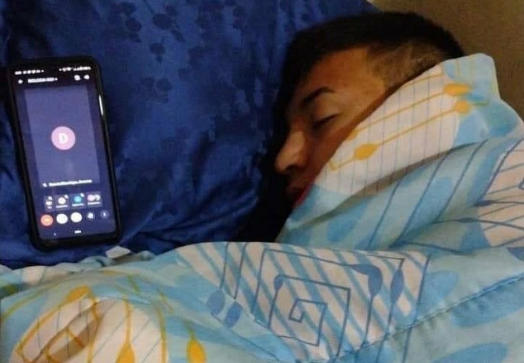 Soy_Ingeniero1's tweet photo. *No hagan tanto ruido que el futuro ingeniero está en clases en su cuarto*
—El futuro ingeniero: https://t.co/ckAqNfcaZs
